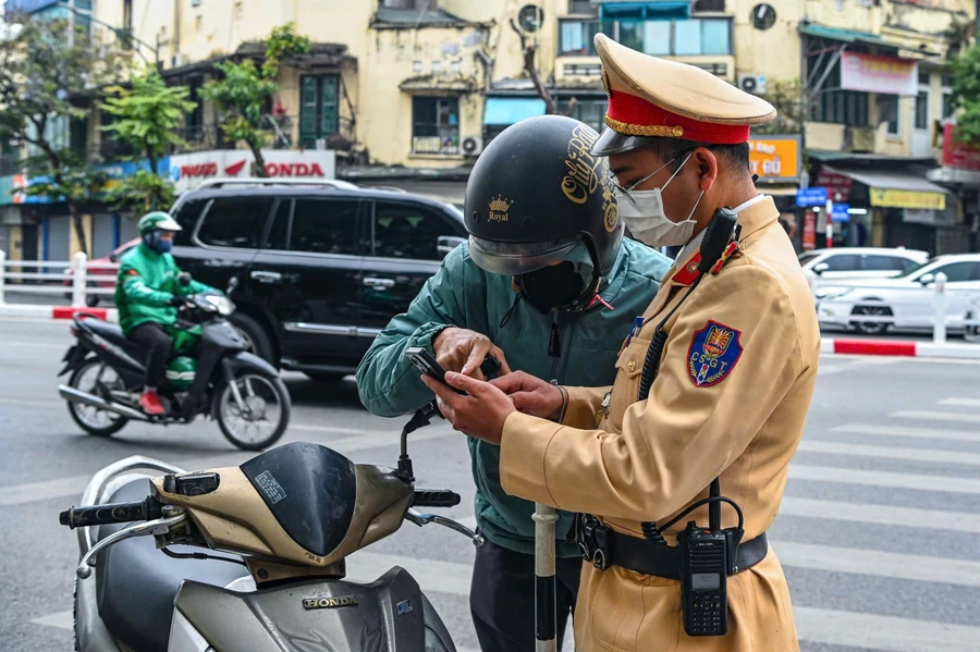 Cảnh sát giao thông làm nhiệm vụ (Ảnh TL).