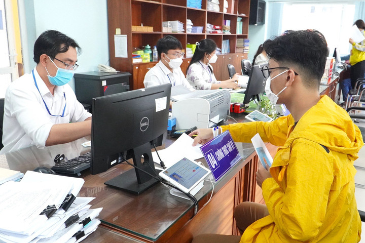 Ảnh báo Quảng Ninh. Ảnh báo Quảng Ninh.