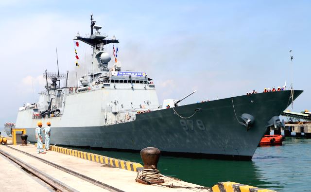 Tàu Hải quân Hàn Quốc cập cảng Tiên Sa