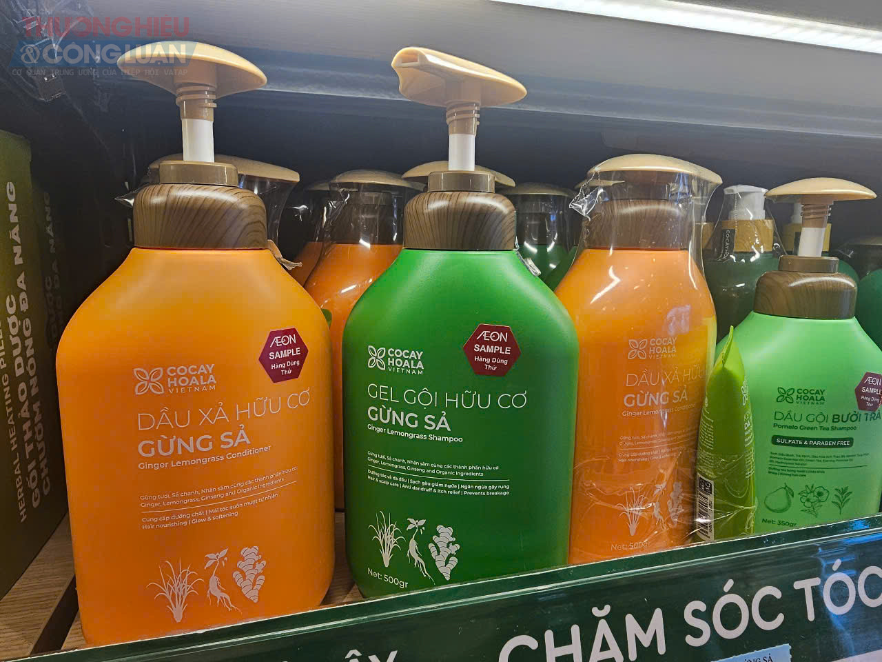 Bộ đôi sản phẩm Gel gội đầu và dầu xả của nhãn hàng Cỏ Cây Hoa Lá có sử dựng cụm từ Bộ đôi sản phẩm Gel gội đầu và dầu xả của nhãn hàng Cỏ Cây Hoa Lá có sử dựng cụm từ