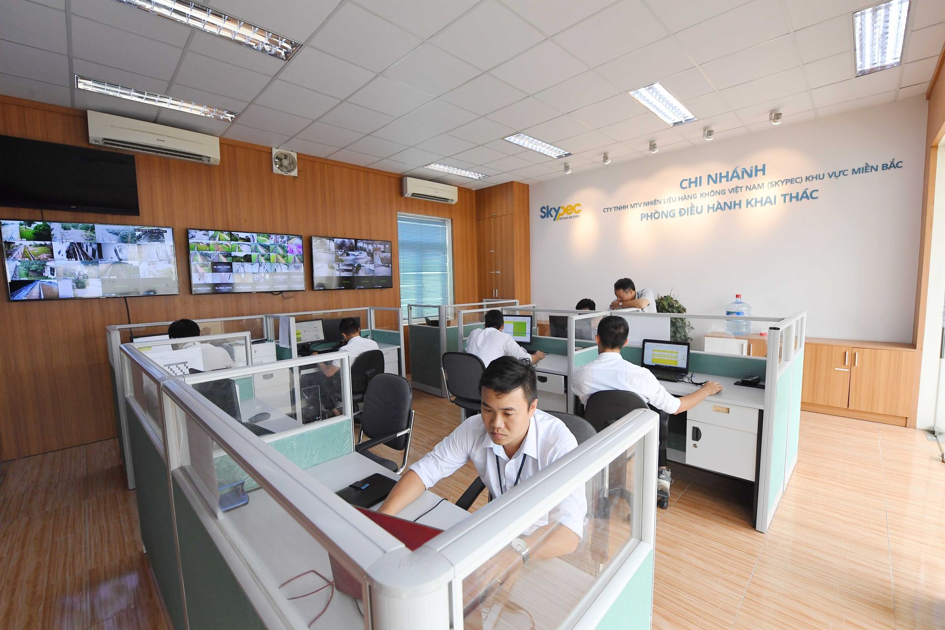 Trung tâm điều hành giám sát luôn hoạt động 24/7