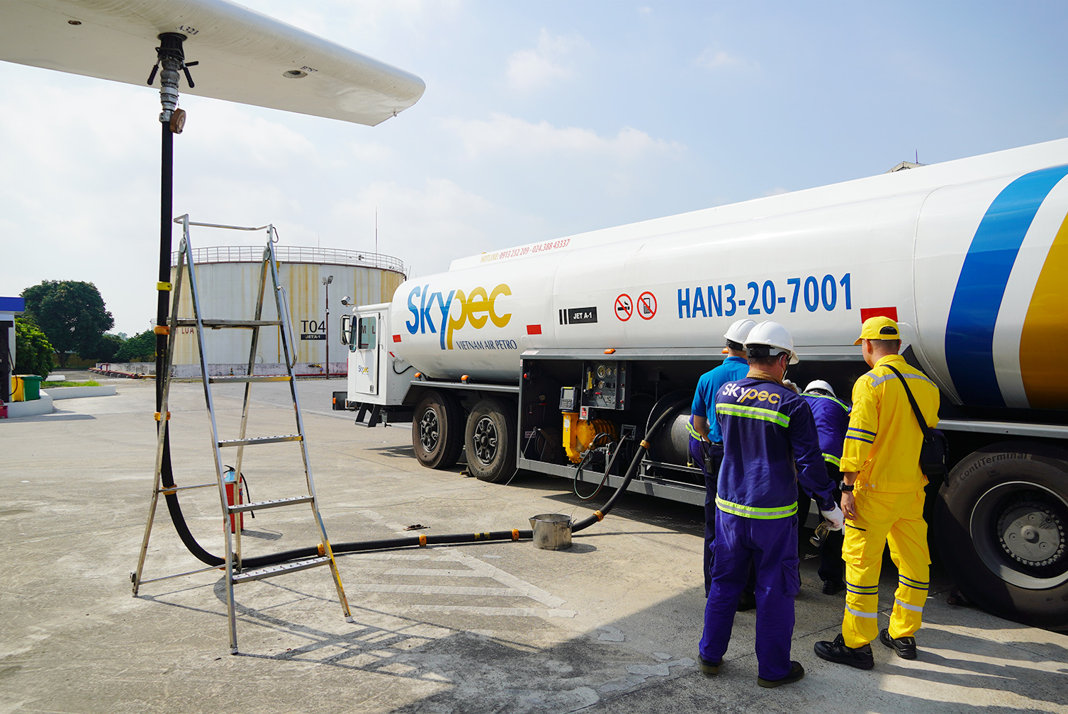 Skypec thường xuyên tổ chức diễn tập ứng phó với sự cố tràn dầu, các tình huống có thể xảy ra trong quá trình tra nạp nhiên liệu