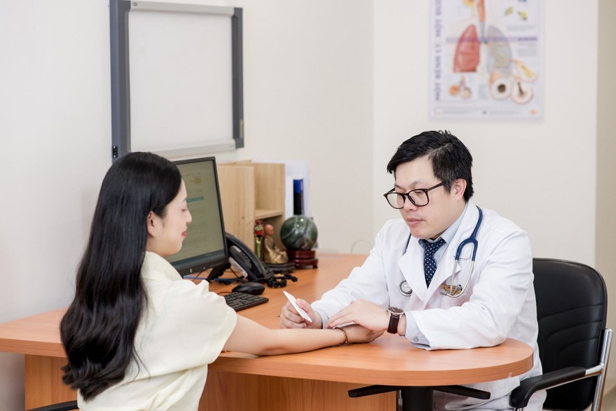 Những lầm tưởng “chết người” khi tự chữa bệnh miễn dịch, dị ứng tại nhà  