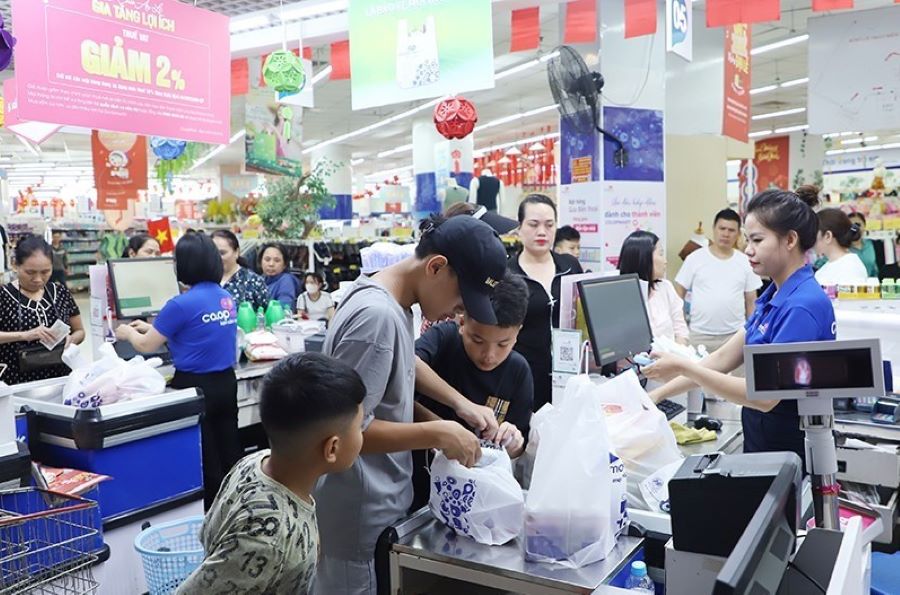 Hà Tĩnh: Tổng doanh thu bán lẻ hàng hóa và dịch vụ tiêu dùng 4 tháng đầu năm ước đạt hơn 29.800 tỷ đồng