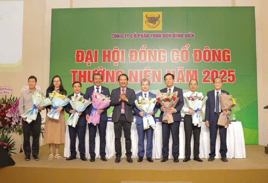 Bạn hàng và người nông dân góp phần tạo nên thành công cho doanh nghiệp