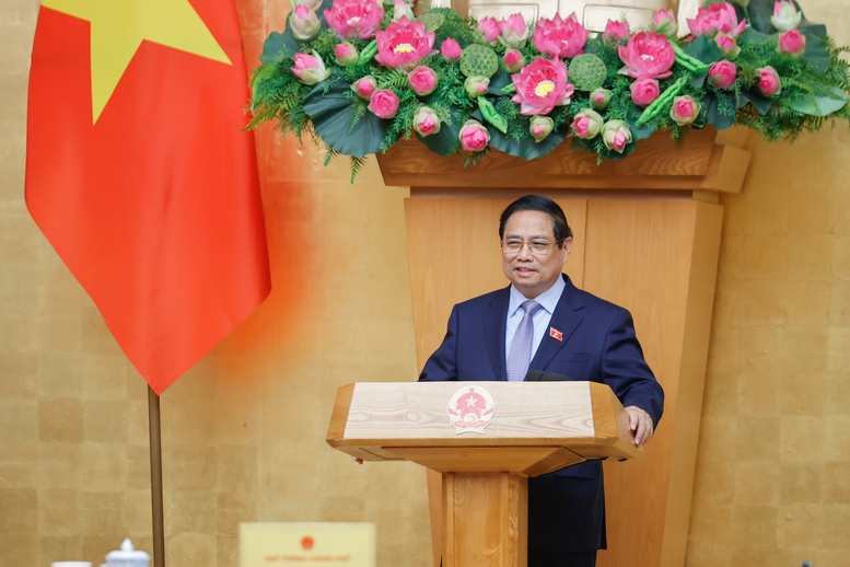 Thủ tướng Phạm Minh Chính đánh giá khái quát, trong 4 tháng đầu năm, kinh tế vĩ mô ổn định, tăng trưởng kinh tế cao hơn năm ngoái và cao hơn phương án trước đây... - Ảnh: VGP/Nhật Bắc