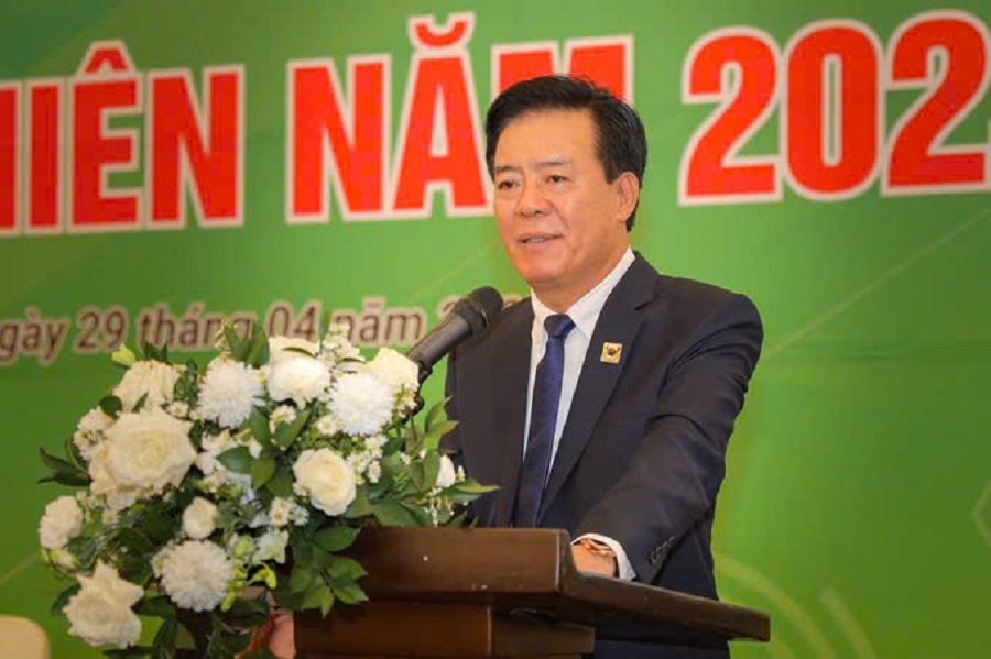 Ông Ngô Văn Đông - Tổng Giám đốc Công ty CPPB Bình Điền - tri ân sự tín nhiệm của các cổ đông, bạn hàng và người nông dân dành cho thương hiệu Phân bón Đầu Trâu suốt nhiều năm qua. Ông Ngô Văn Đông - Tổng Giám đốc Công ty CPPB Bình Điền - tri ân sự tín nhiệm của các cổ đông, bạn hàng và người nông dân dành cho thương hiệu Phân bón Đầu Trâu suốt nhiều năm qua.