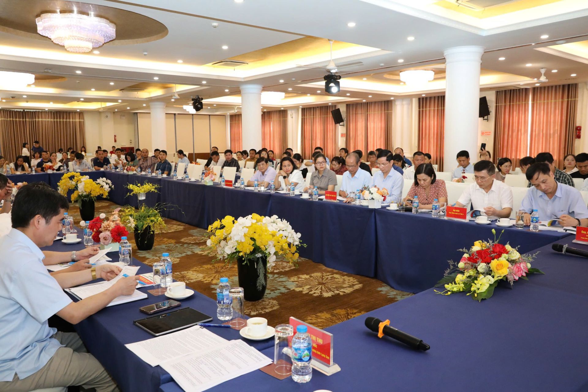 Quang cảnh diễn đàn Quang cảnh diễn đàn