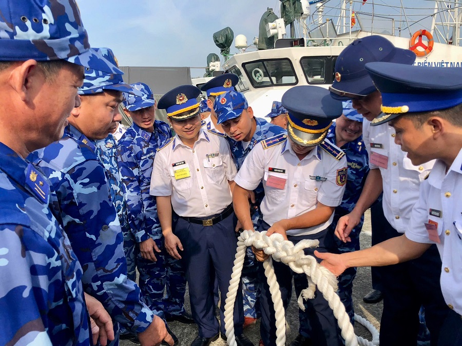 Ban tổ chức Hội thi kiểm tra, chấm điểm kỹ thuật làm dây buộc tàu Ban tổ chức Hội thi kiểm tra, chấm điểm kỹ thuật làm dây buộc tàu