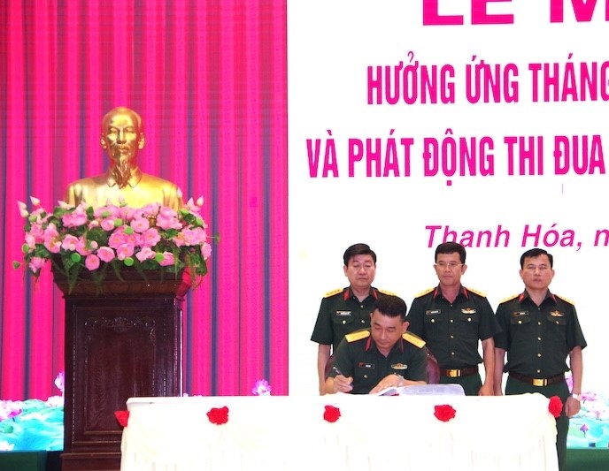Các cơ quan, đơn vị ký kết giao ước hưởng ứng Tháng hành động về An toàn vệ sinh lao động và bảo đảm an toàn giao thông năm 2025. Các cơ quan, đơn vị ký kết giao ước hưởng ứng Tháng hành động về An toàn vệ sinh lao động và bảo đảm an toàn giao thông năm 2025.