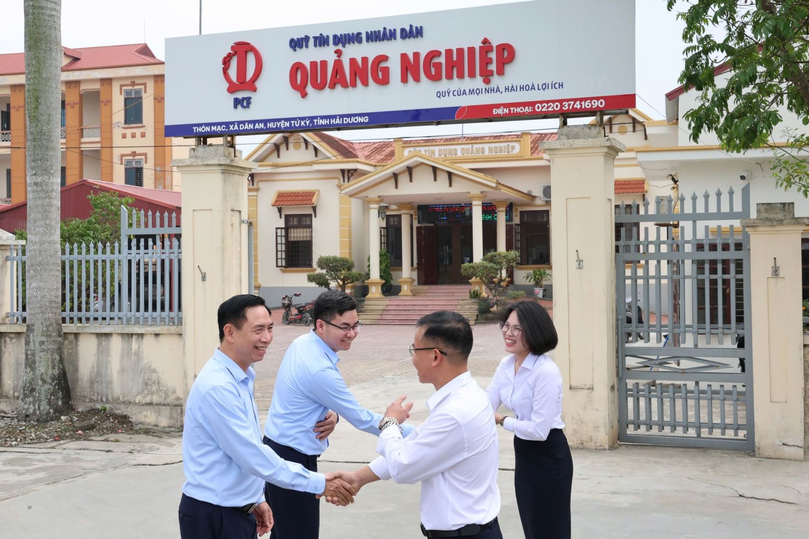 Co-opBank đã phối hợp với VAPCF phát triển cơ sở đặt biển hiệu mới cho QTDND Quảng Nghiệp, Hải Dương Co-opBank đã phối hợp với VAPCF phát triển cơ sở đặt biển hiệu mới cho QTDND Quảng Nghiệp, Hải Dương