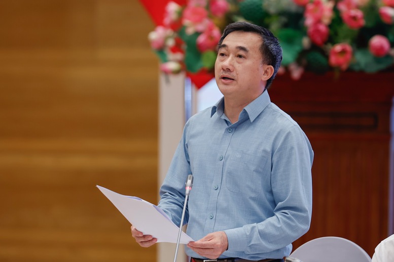 Thứ trưởng Bộ Y tế Trần Văn Thuấn nêu các giải pháp để ngăn chặn tình trạng sản xuất, buôn bán sữa giả, thuốc giả - Ảnh: VGP/Nhật Bắc