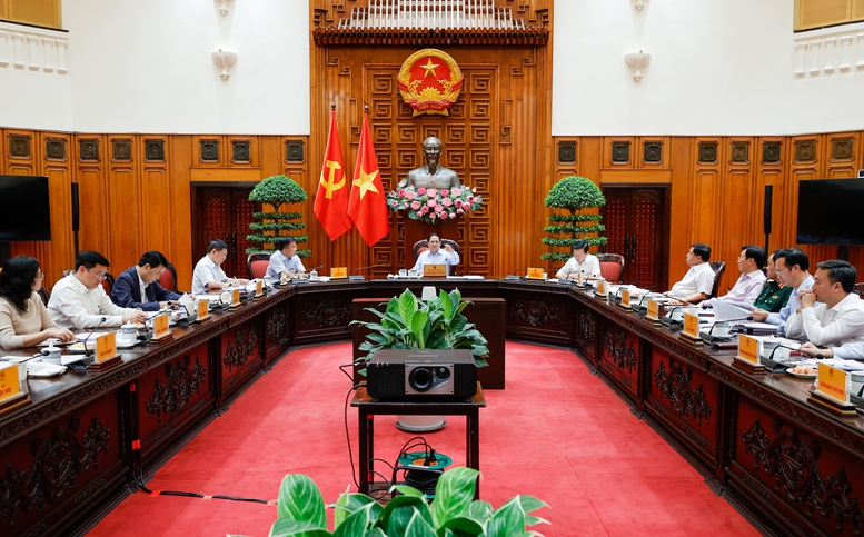 Thủ tướng Phạm Minh Chính chủ trì cuộc họp của Thường trực Chính phủ về xây dựng dự thảo Nghị quyết của Quốc hội về một số cơ chế, chính sách đặc thù phát triển kinh tế tư nhân - Ảnh: VGP/Nhật Bắc