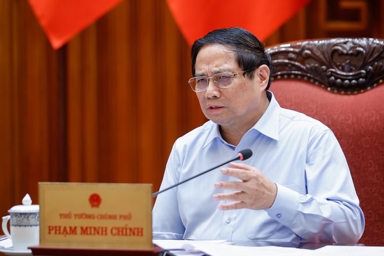 Thủ tướng Phạm Minh Chính nhấn mạnh yêu cầu khẩn trương cụ thể hóa, thể chế hóa chủ trương của Đảng tại Nghị quyết 68 để các chính sách sớm đi vào cuộc sống - Ảnh: VGP/Nhật Bắc