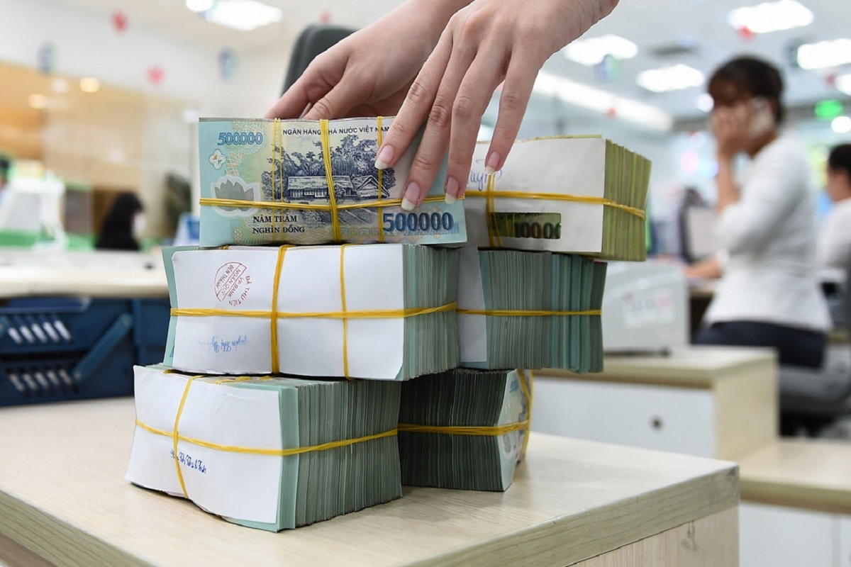 MB vừa trở thành ngân hàng tiếp theo giảm lãi suất huy động, với mức giảm 0,2%/năm các kỳ hạn dưới 6 tháng. (Ảnh minh họa) MB vừa trở thành ngân hàng tiếp theo giảm lãi suất huy động, với mức giảm 0,2%/năm các kỳ hạn dưới 6 tháng. (Ảnh minh họa)