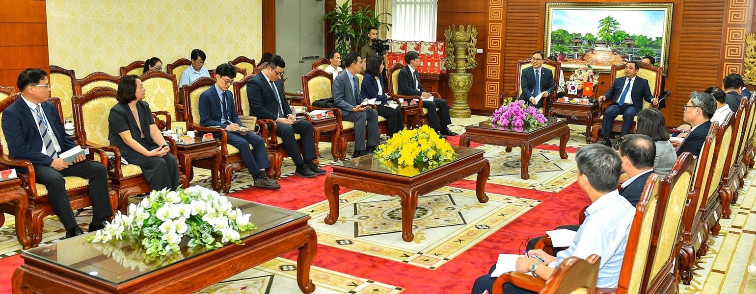 Bí thư Tỉnh ủy Hải Dương tiếp Đại sứ Hàn Quốc tại Việt Nam Bí thư Tỉnh ủy Hải Dương tiếp Đại sứ Hàn Quốc tại Việt Nam