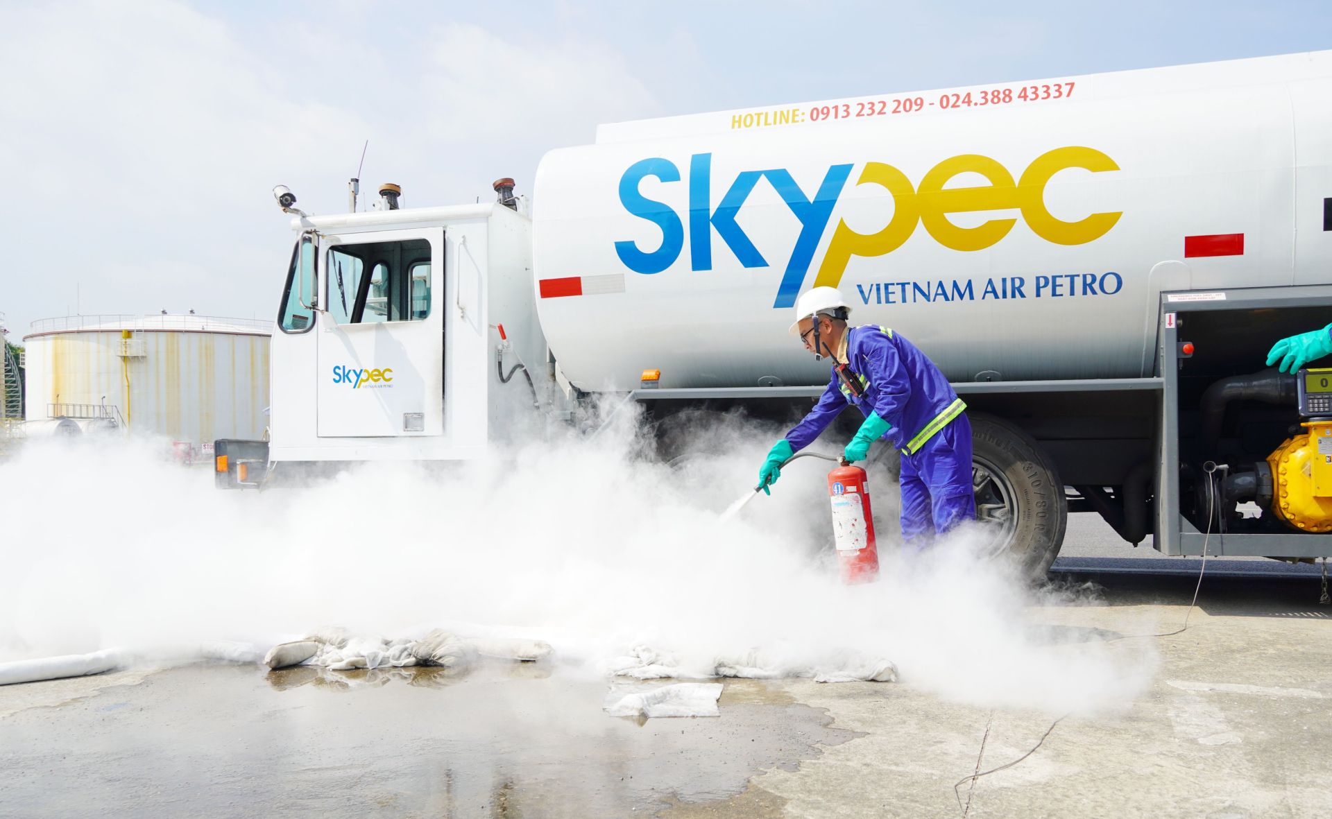 SKYPEC thường xuyên đào tạo, huấn luyện, nâng cao kỹ năng sử dụng trang thiết bị an toàn phòng cháy chữa cháy và an toàn xăng dầu