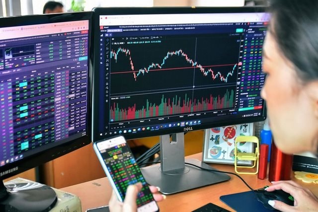 VN-Index hôm nay: Nhà đầu tư ưu tiên các cổ phiếu đã hoàn thành xong quá trình tạo đáy