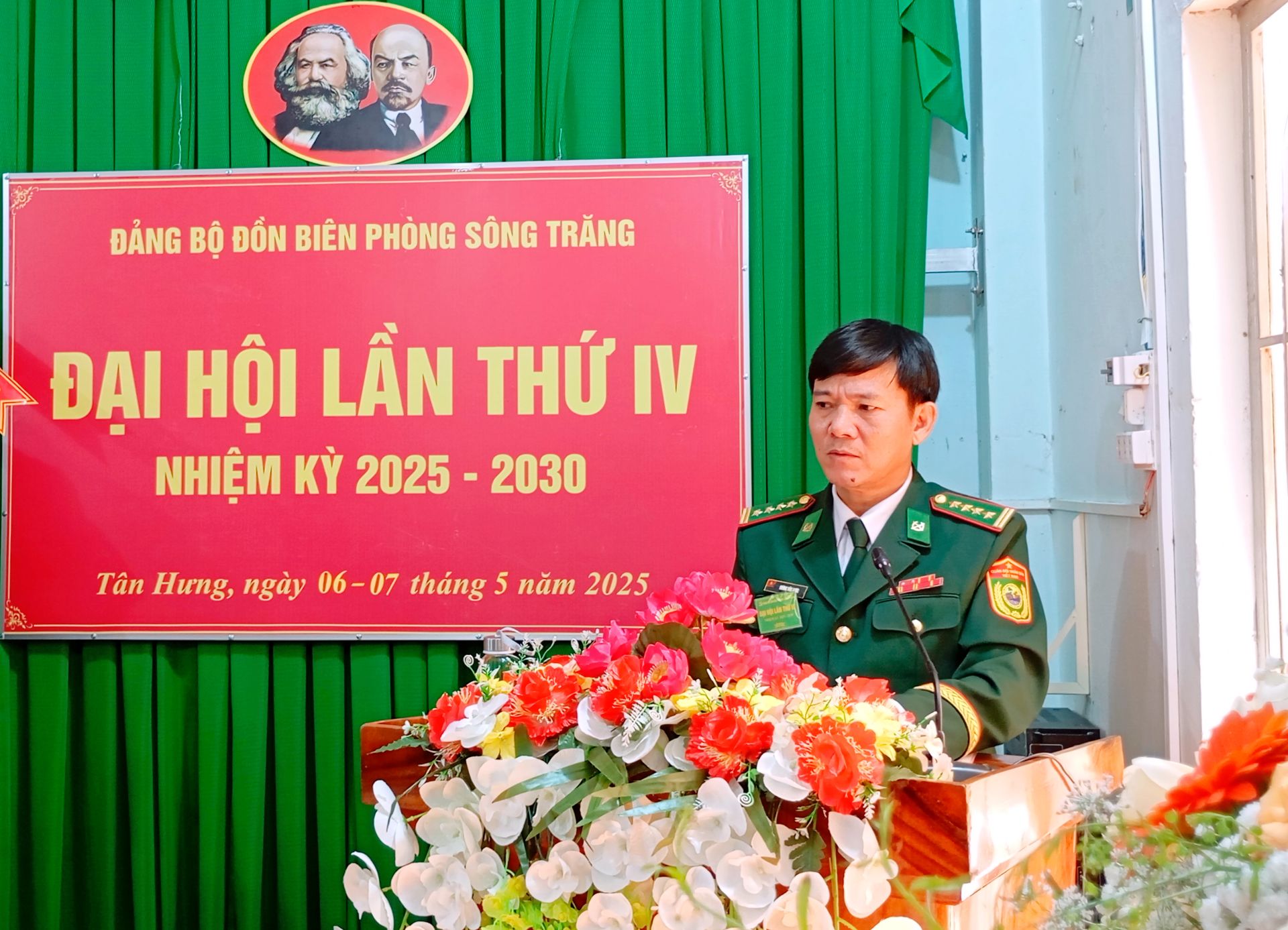 Đại tá Dương Văn Dược, Bí thư Đảng uỷ, Chính ủy BĐBP tỉnh phát biểu chỉ đạo tại đại hội