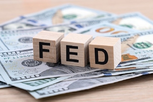 Fed giữ nguyên lãi suất, cảnh báo rủi ro lạm phát và thất nghiệp gia tăng