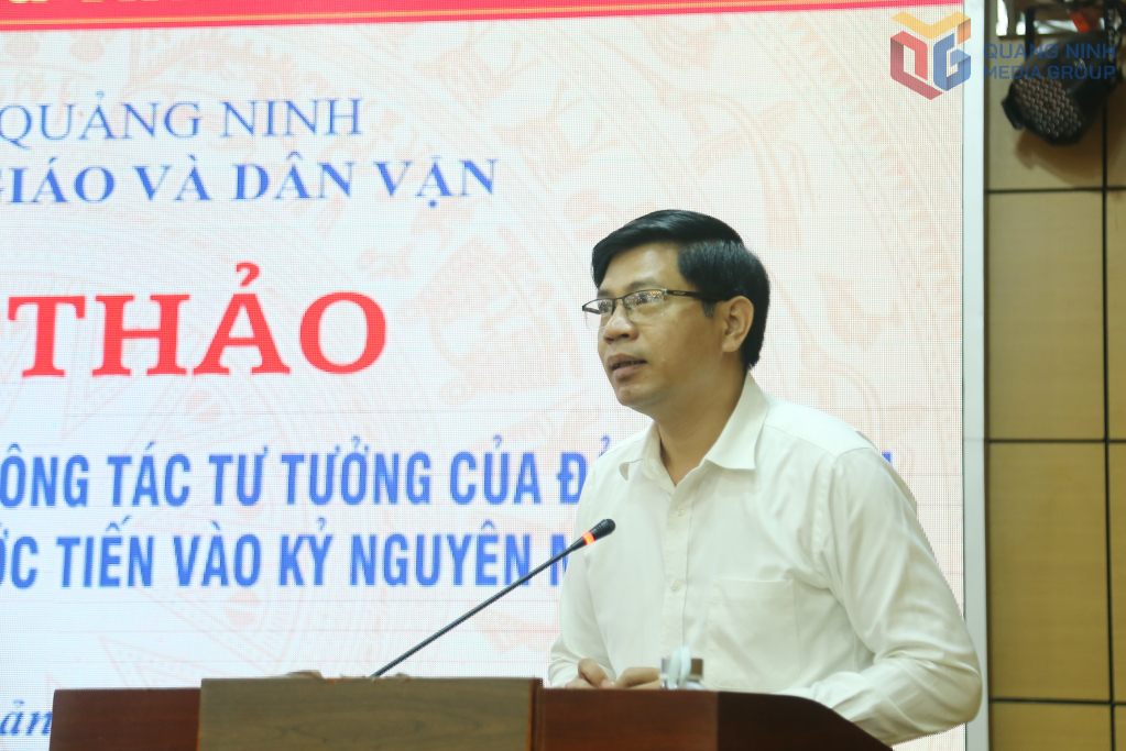 Phó Giáo sư, Tiến sĩ Nguyễn Đức Luận, Phó Vụ trưởng Vụ Lý luận chính trị, Ban Tuyên giáo và Dân vận Trung ương, phát biểu tham luận tại hội thảo. Phó Giáo sư, Tiến sĩ Nguyễn Đức Luận, Phó Vụ trưởng Vụ Lý luận chính trị, Ban Tuyên giáo và Dân vận Trung ương, phát biểu tham luận tại hội thảo.