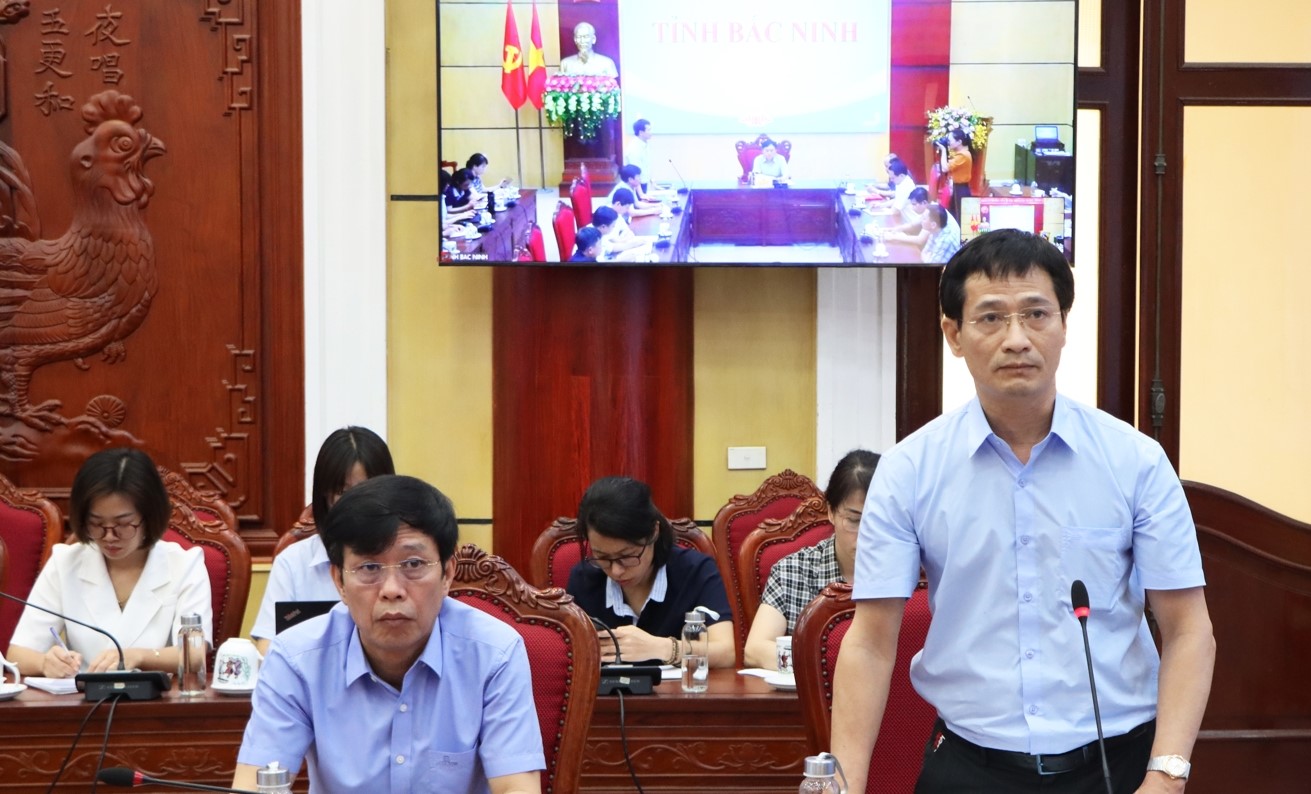 Phó Giám đốc Sở Y tế Nguyễn Quang Huy tham luận tại điểm cầu Bắc Ninh. Phó Giám đốc Sở Y tế Nguyễn Quang Huy tham luận tại điểm cầu Bắc Ninh.