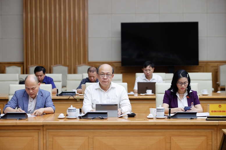 Các đại biểu tập trung thảo luận, góp ý vào nội dung, đặc biệt là các nhóm chính sách cụ thể trong dự thảo Nghị quyết của Quốc hội về một số cơ chế, chính sách đặc thù phát triển kinh tế tư nhân - Ảnh: VGP/Nhật Bắc Các đại biểu tập trung thảo luận, góp ý vào nội dung, đặc biệt là các nhóm chính sách cụ thể trong dự thảo Nghị quyết của Quốc hội về một số cơ chế, chính sách đặc thù phát triển kinh tế tư nhân - Ảnh: VGP/Nhật Bắc