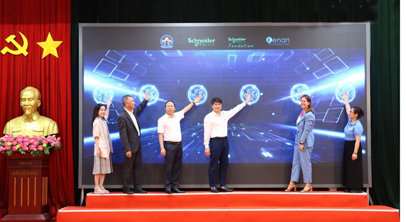 Ký kết và khởi động Dự án “Vì một hành tinh xanh và giáo dục AI kiến tạo tương lai”