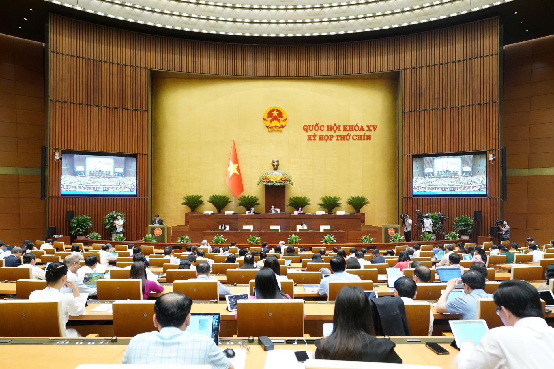 Ưu tiên hỗ trợ kinh tế tư nhân - động lực chính trong tạo việc làm bền vững