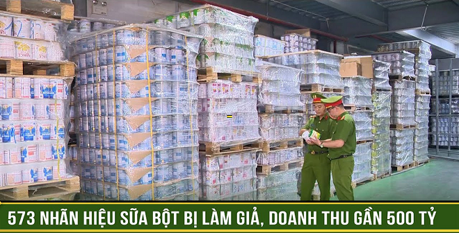 Vụ triệt phá xưởng sản xuất và kho hàng của Công ty TNHH Famimoto Việt Nam (xã Thụy Vân, TP. Việt Trì, Phú Thọ) vào ngày 24/4/2025 Vụ triệt phá xưởng sản xuất và kho hàng của Công ty TNHH Famimoto Việt Nam (xã Thụy Vân, TP. Việt Trì, Phú Thọ) vào ngày 24/4/2025