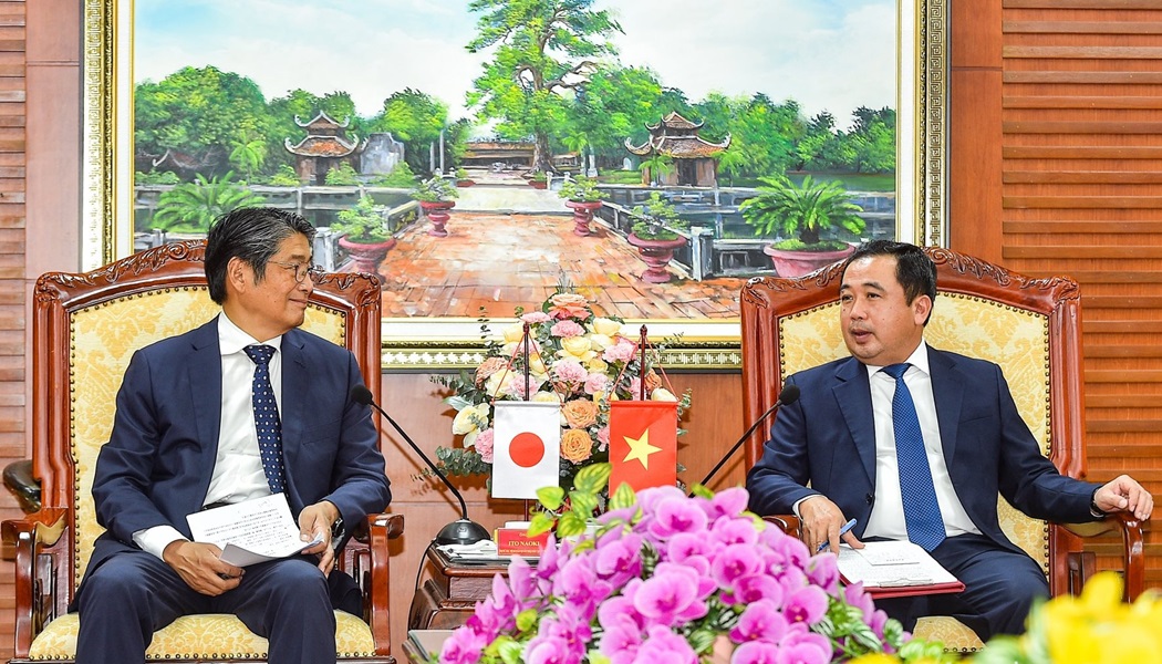 Bí thư Tỉnh ủy Hải Dương tiếp ông ITo Naoki, Đại sứ Đặc mệnh toàn quyền Nhật Bản tại Việt Nam.