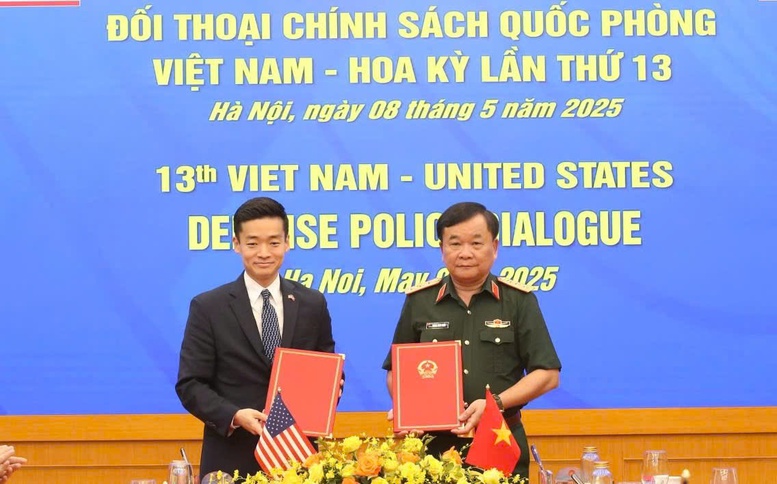 Ký biên bản Đối thoại chính sách quốc phòng Việt Nam-Hoa Kỳ lần thứ 13 - Ảnh: VGP/Nhật Nam Ký biên bản Đối thoại chính sách quốc phòng Việt Nam-Hoa Kỳ lần thứ 13 - Ảnh: VGP/Nhật Nam