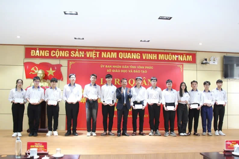 10 học sinh Vĩnh Phúc được đặc cách miễn thi tốt nghiệp và ưu tiên xét tuyển thẳng vào đại học