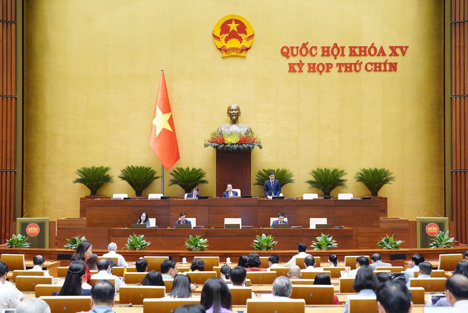 Phó Chủ tịch Quốc hội Vũ Hồng Thanh điều hành nội dung phiên họp sáng 9/5 Phó Chủ tịch Quốc hội Vũ Hồng Thanh điều hành nội dung phiên họp sáng 9/5