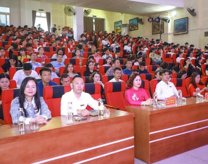 Các đại biểu tham dự lễ phát động Các đại biểu tham dự lễ phát động