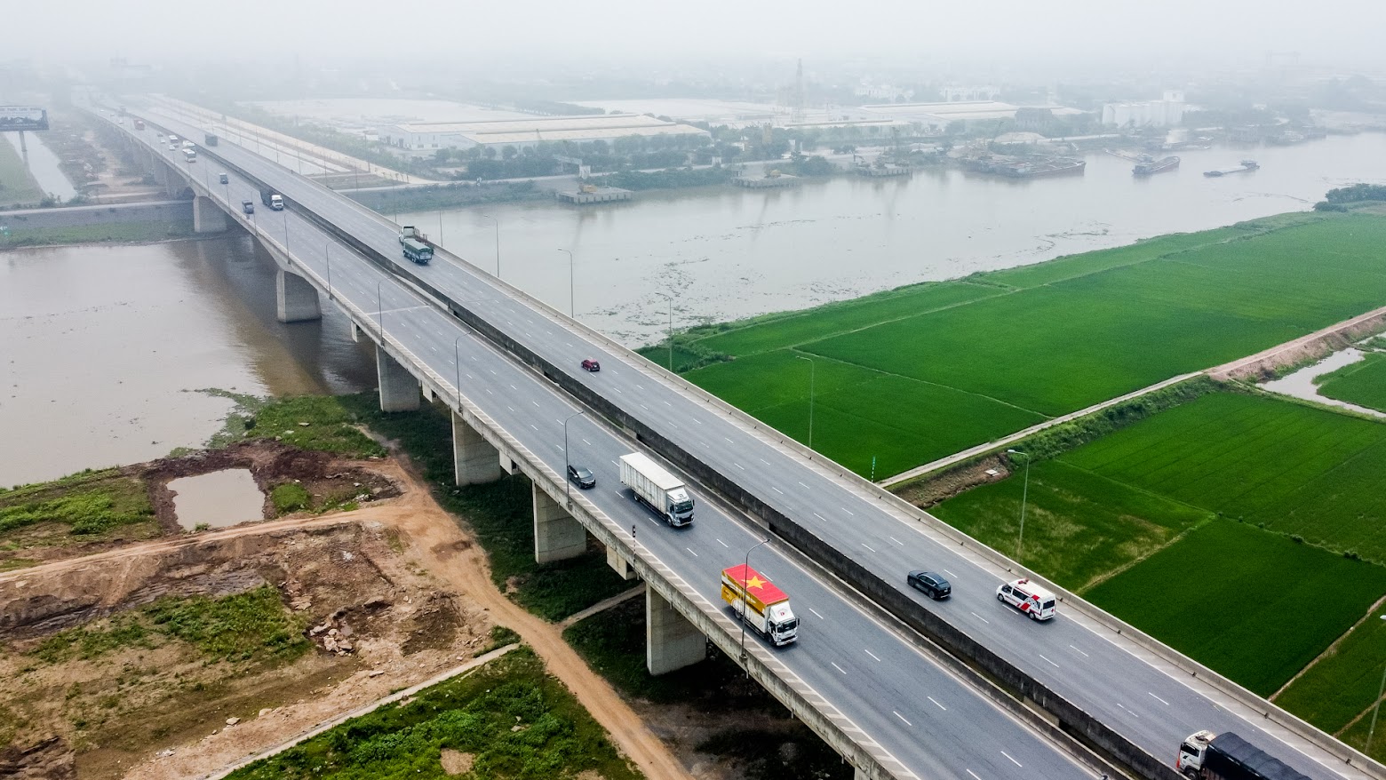Những cây cầu vượt sông nối 2 tỉnh Nam Định và Ninh Bình