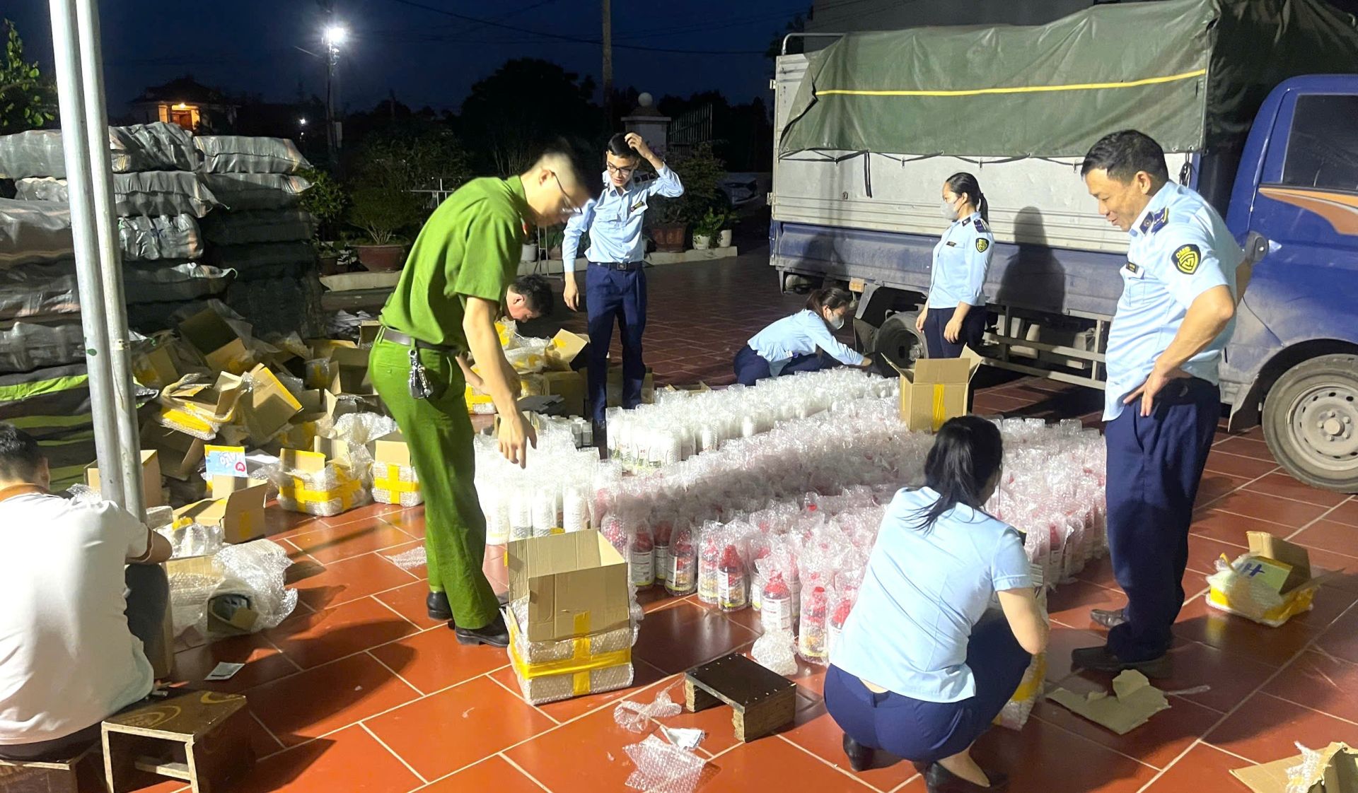 Bắc Giang xử lý nhiều vụ kinh doanh hàng hóa không rõ nguồn gốc, hàng giả