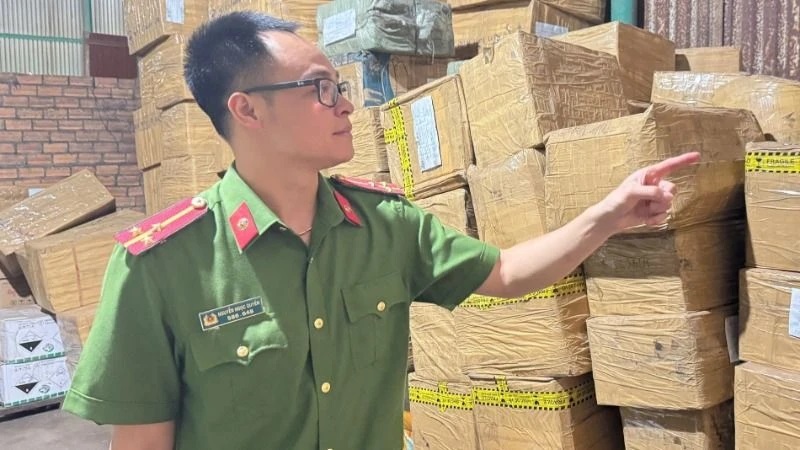 Khởi tố 2 đối tượng buôn lậu thuốc làm chín, bảo quản sầu riêng