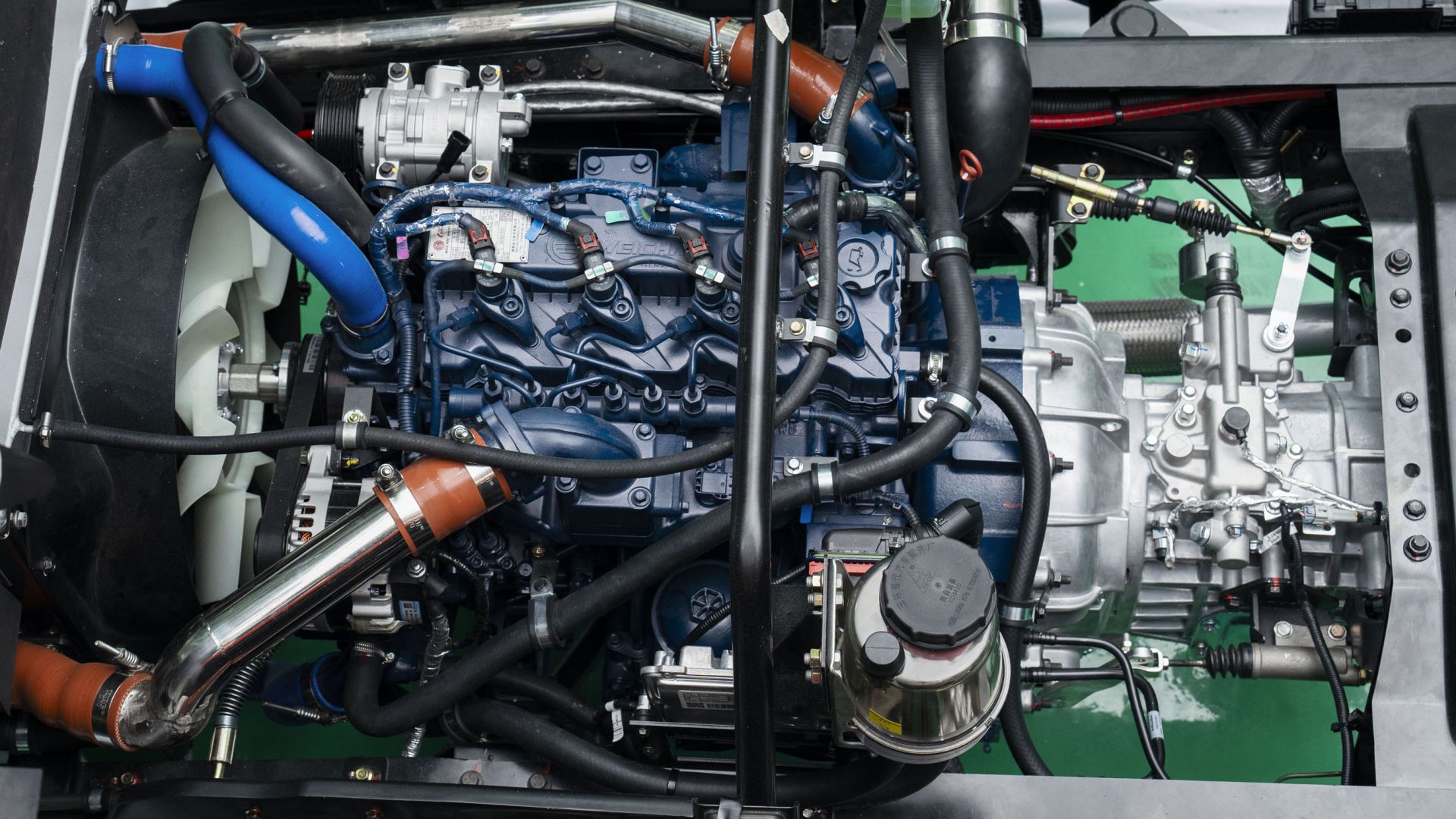 Động cơ & hộp số xe THACO Linker