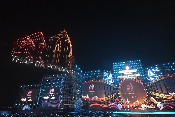 Trình diễn Dronlight trong khai mạc Festival Biển Nha Trang 2023