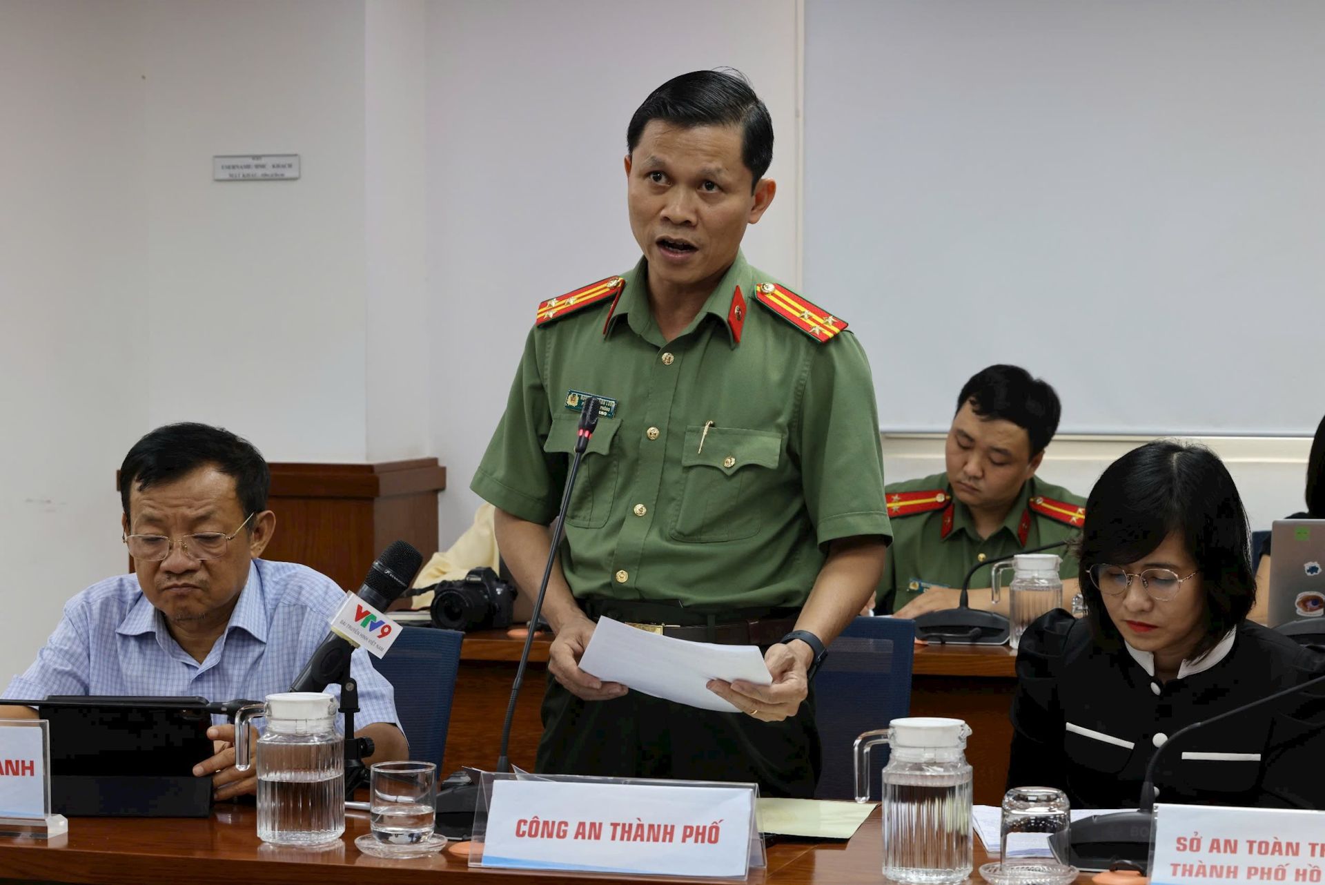 Thượng tá Nguyễn Thăng Long, Phó trưởng Phòng Tham mưu Công an TP. Hồ Chí Minh thông tin tại buổi họp báo