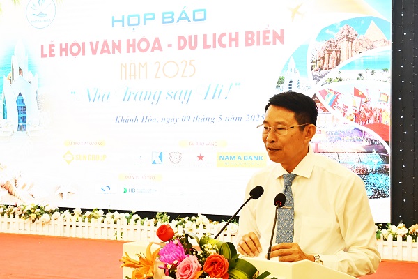 Ông Đinh Văn Thiệu- Phó Chủ tịch UBND tỉnh Khánh Hòa phát biểu kết luận buổi họp báo