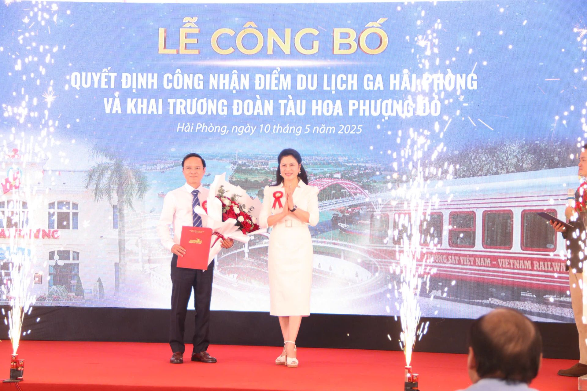 Lễ Công bố Ga Hải Phòng trở thành “Điểm du lịch” và khai trương đoàn tàu chất lượng cao mang tên “Hoa Phượng Đỏ