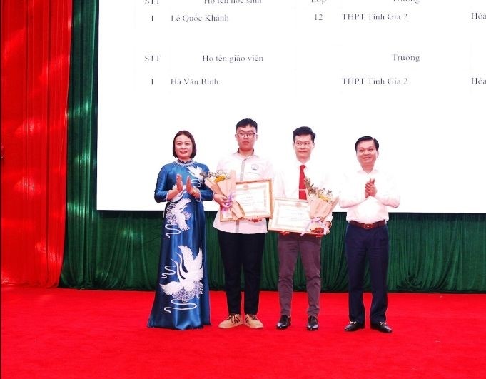 Thanh Hóa: Tuyên dương, khen thưởng học sinh và giáo viên đạt thành tích cao trong kỳ thi học sinh giỏi