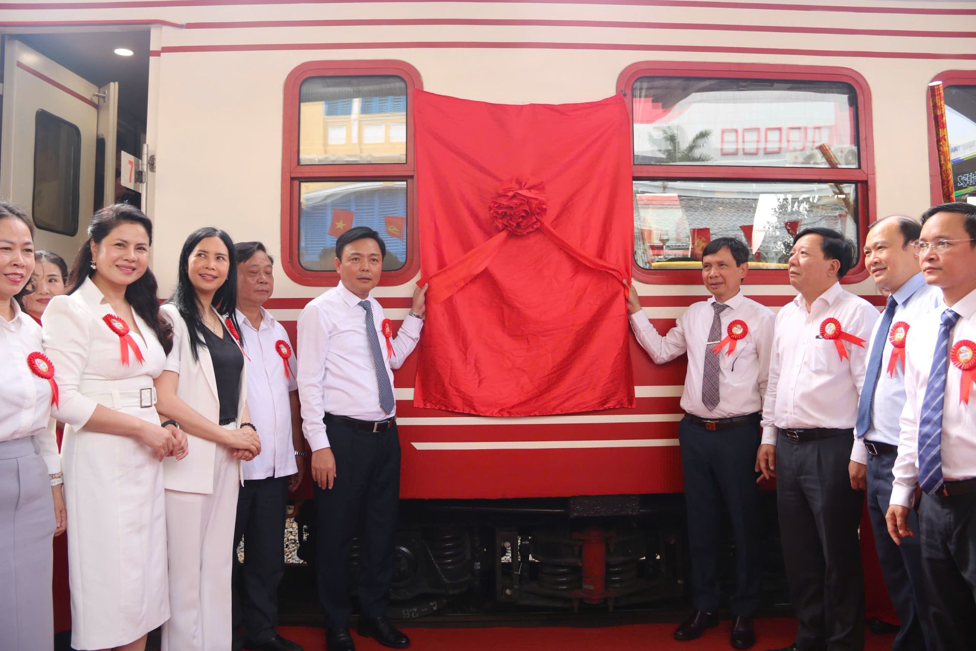 Lễ Công bố Ga Hải Phòng trở thành “Điểm du lịch” và khai trương đoàn tàu chất lượng cao mang tên “Hoa Phượng Đỏ"