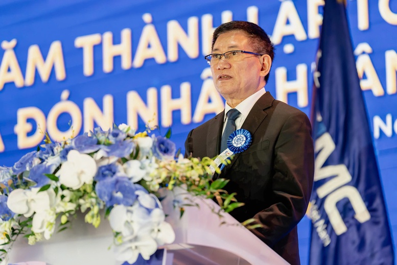 Phó Thủ tướng Chính phủ Hồ Đức Phớc đã chúc mừng và biểu dương những nỗ lực, thành tích nổi bật của Tổng công ty Hàng hải Việt Nam (VIMC) trong 30 năm qua - Ảnh: VGP/PT