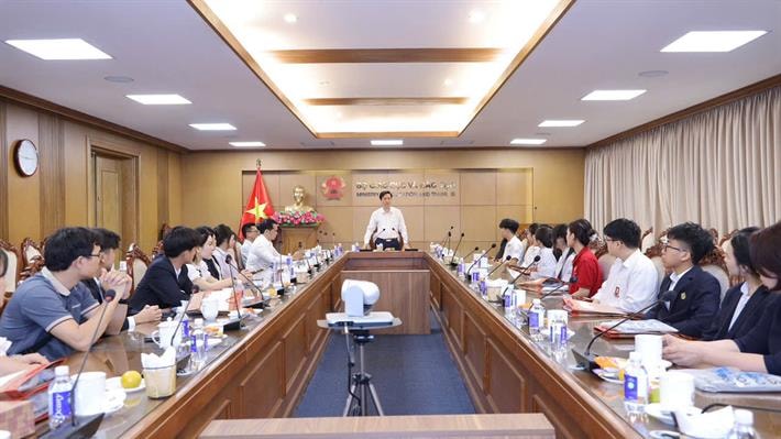 Toàn cảnh Toàn cảnh