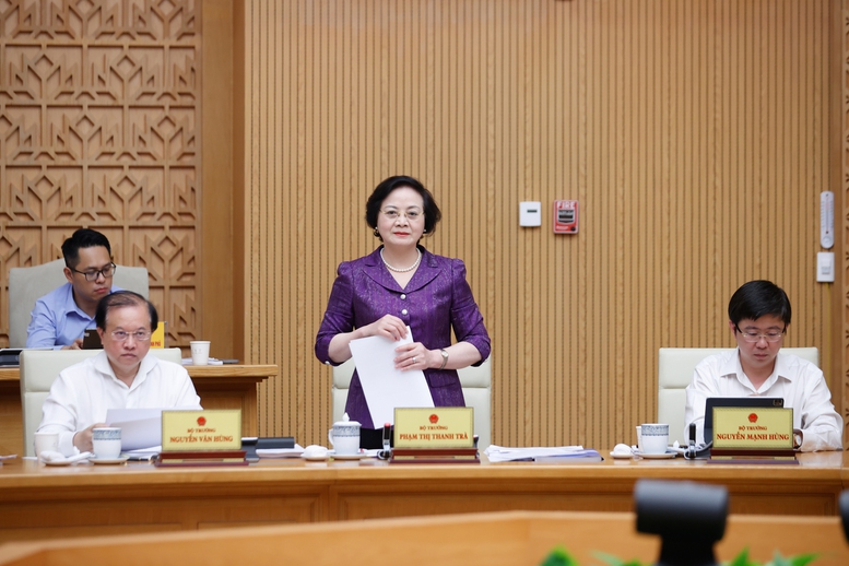 Bộ trưởng Bộ Nội vụ Phạm Thị Thanh Trà phát biểu tại phiên họp - Ảnh: VGP/Nhật Bắc Bộ trưởng Bộ Nội vụ Phạm Thị Thanh Trà phát biểu tại phiên họp - Ảnh: VGP/Nhật Bắc