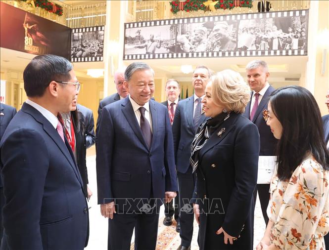 Chủ tịch Hội đồng Liên bang, Quốc hội LB Nga Valentina Matviyenko với Tổng Bí thư Tô Lâm và thành viên đoàn Việt Nam. Ảnh Thống Nhất/TTXVN. Chủ tịch Hội đồng Liên bang, Quốc hội LB Nga Valentina Matviyenko với Tổng Bí thư Tô Lâm và thành viên đoàn Việt Nam. Ảnh Thống Nhất/TTXVN.