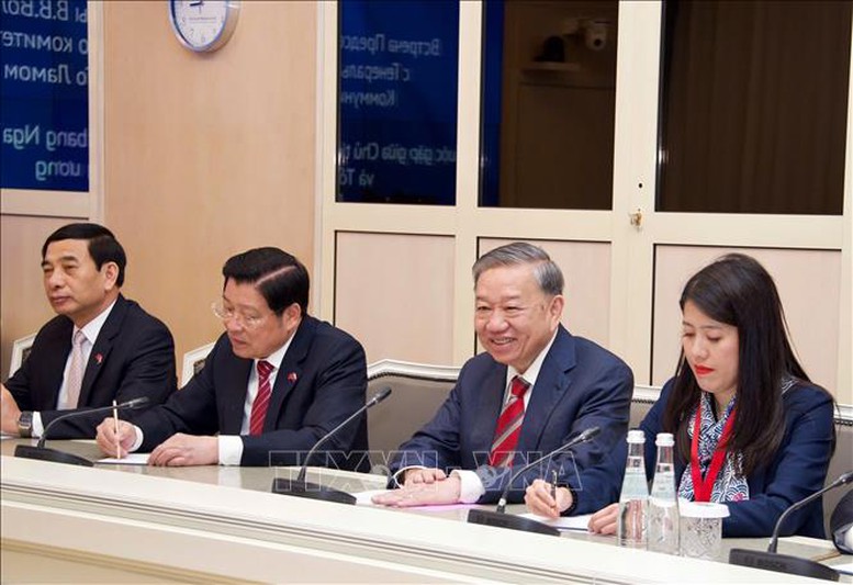 Tổng Bí thư Tô Lâm đánh giá cao vai trò của Duma Quốc gia Nga trong hệ thống chính trị Liên bang Nga, cũng như những đóng góp tích cực cho quan hệ hợp tác nghị viện Việt Nam-Nga và quan hệ hai nước nói chung trong thời gian qua. Ảnh: TTXVN Tổng Bí thư Tô Lâm đánh giá cao vai trò của Duma Quốc gia Nga trong hệ thống chính trị Liên bang Nga, cũng như những đóng góp tích cực cho quan hệ hợp tác nghị viện Việt Nam-Nga và quan hệ hai nước nói chung trong thời gian qua. Ảnh: TTXVN